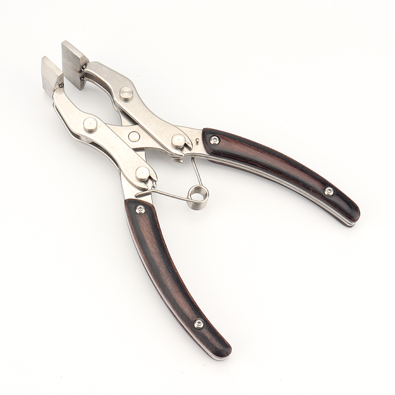 Pinze Piatte in Pelle, Pinza P - Leatherwork Hand Press recensione e prezzo