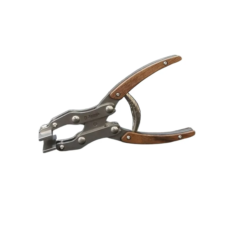 Pinze Piatte in Pelle, Pinza P - Leatherwork Hand Press recensione e prezzo